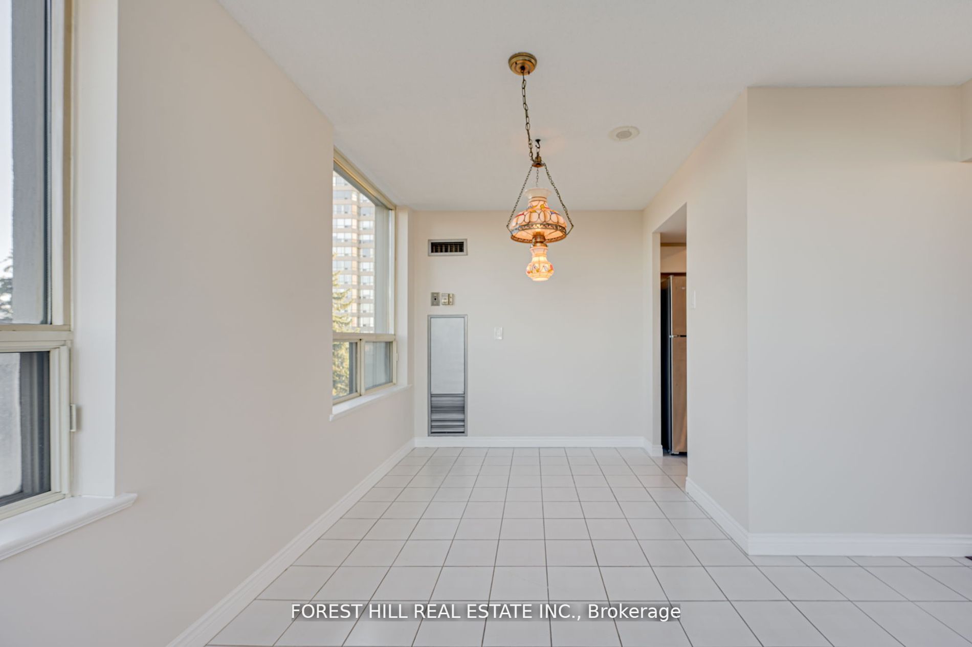 7 Townsgate Dr, #304