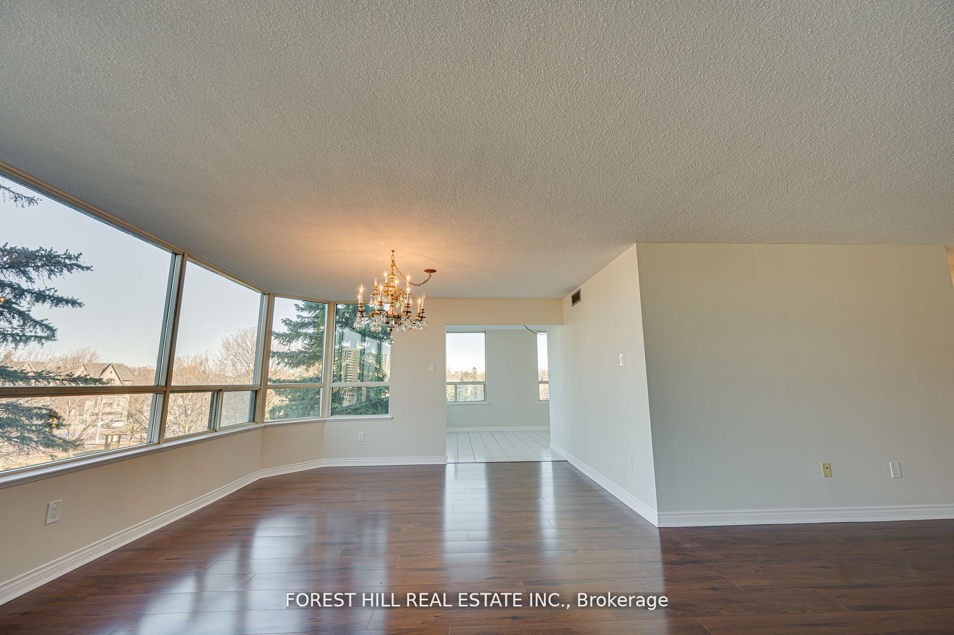 7 Townsgate Dr, #304
