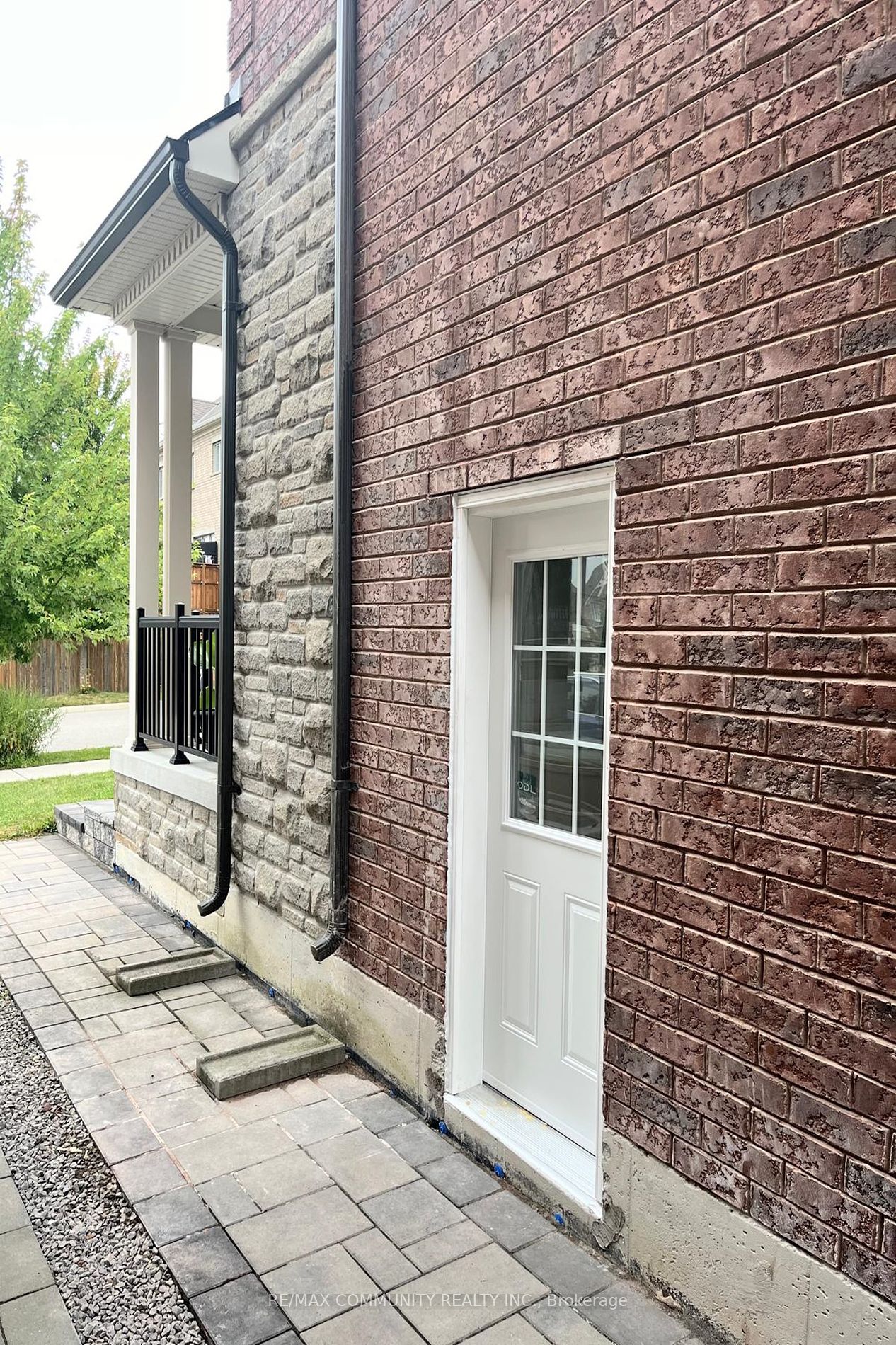 25 Robert Baldwin Boulevard