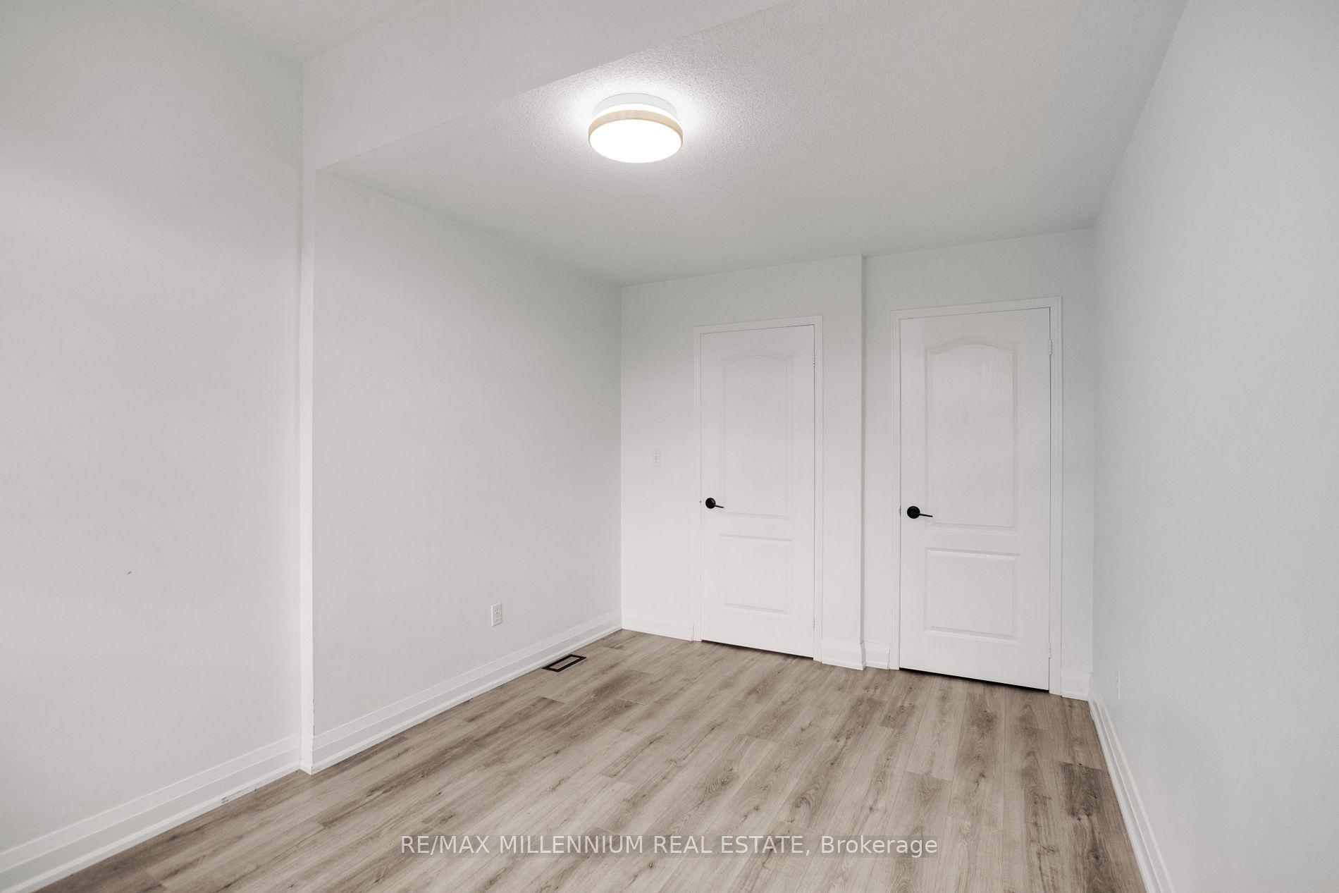21 Casabel Dr