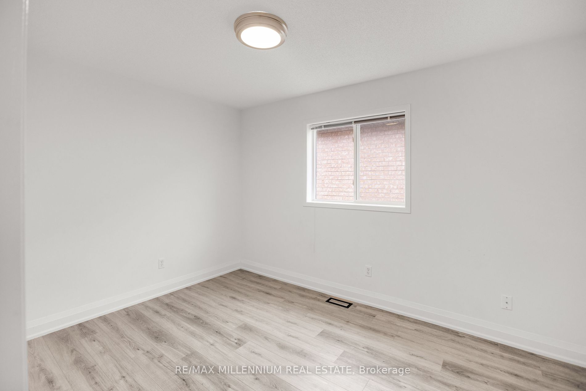 21 Casabel Dr