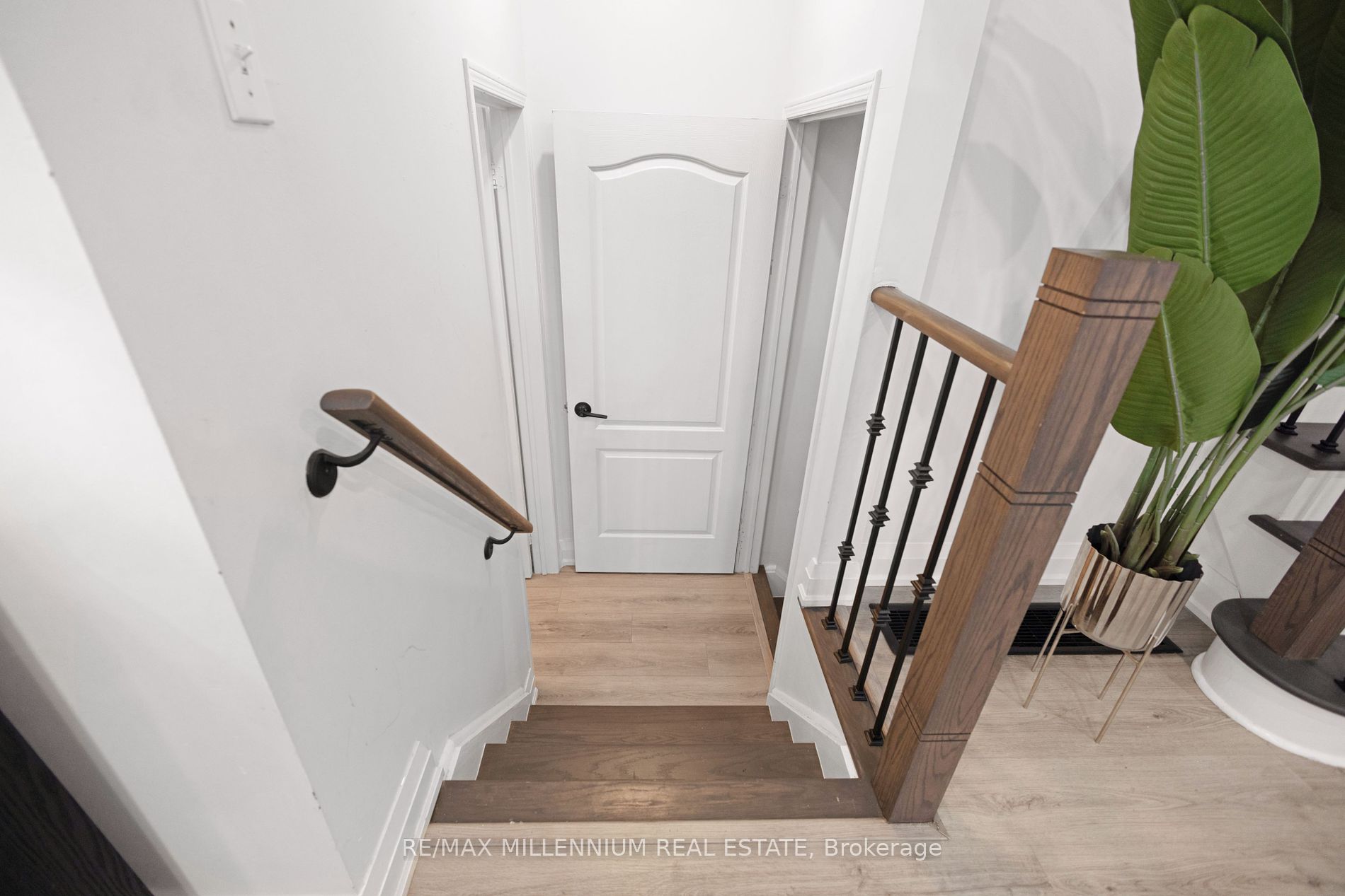 21 Casabel Dr