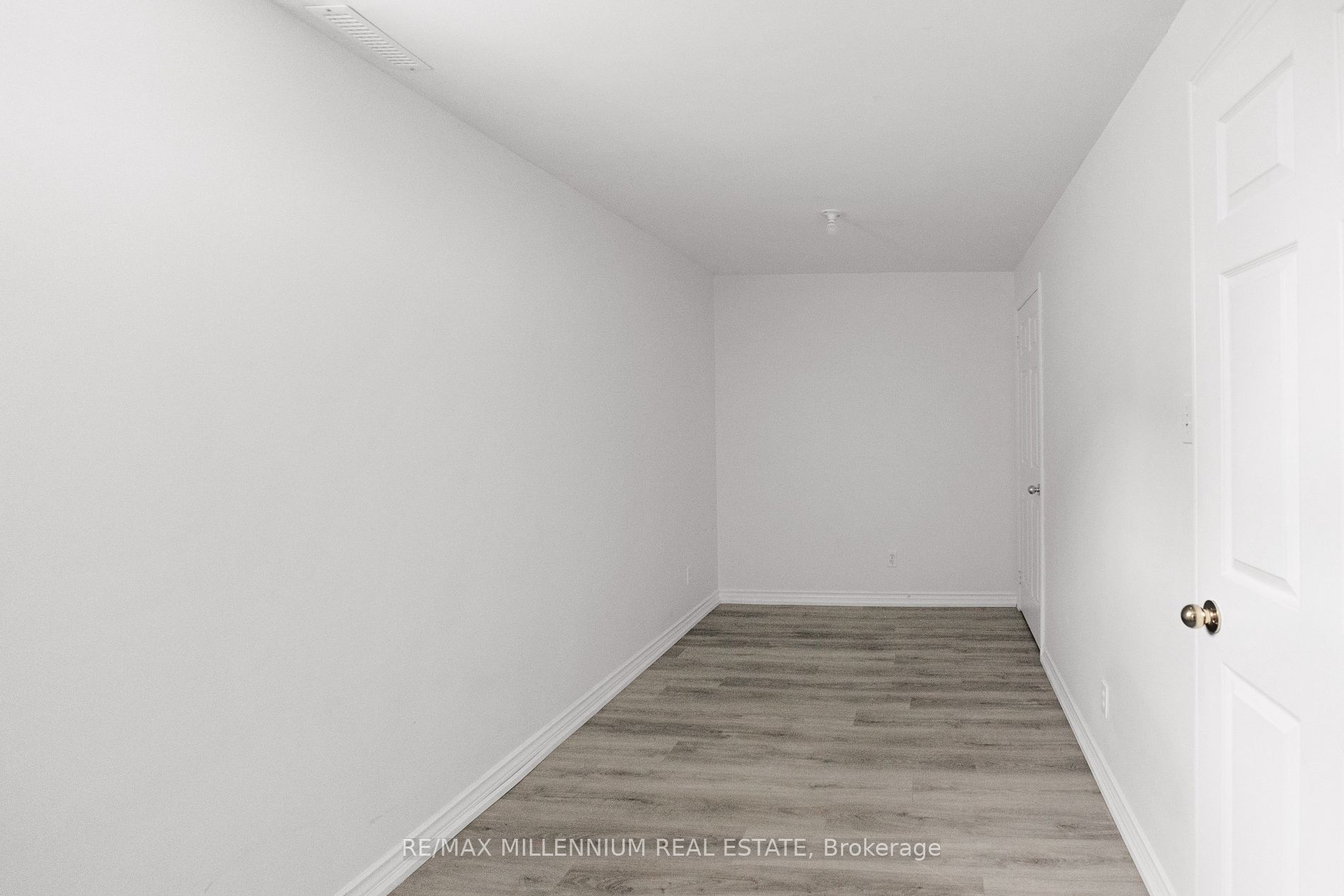 21 Casabel Dr