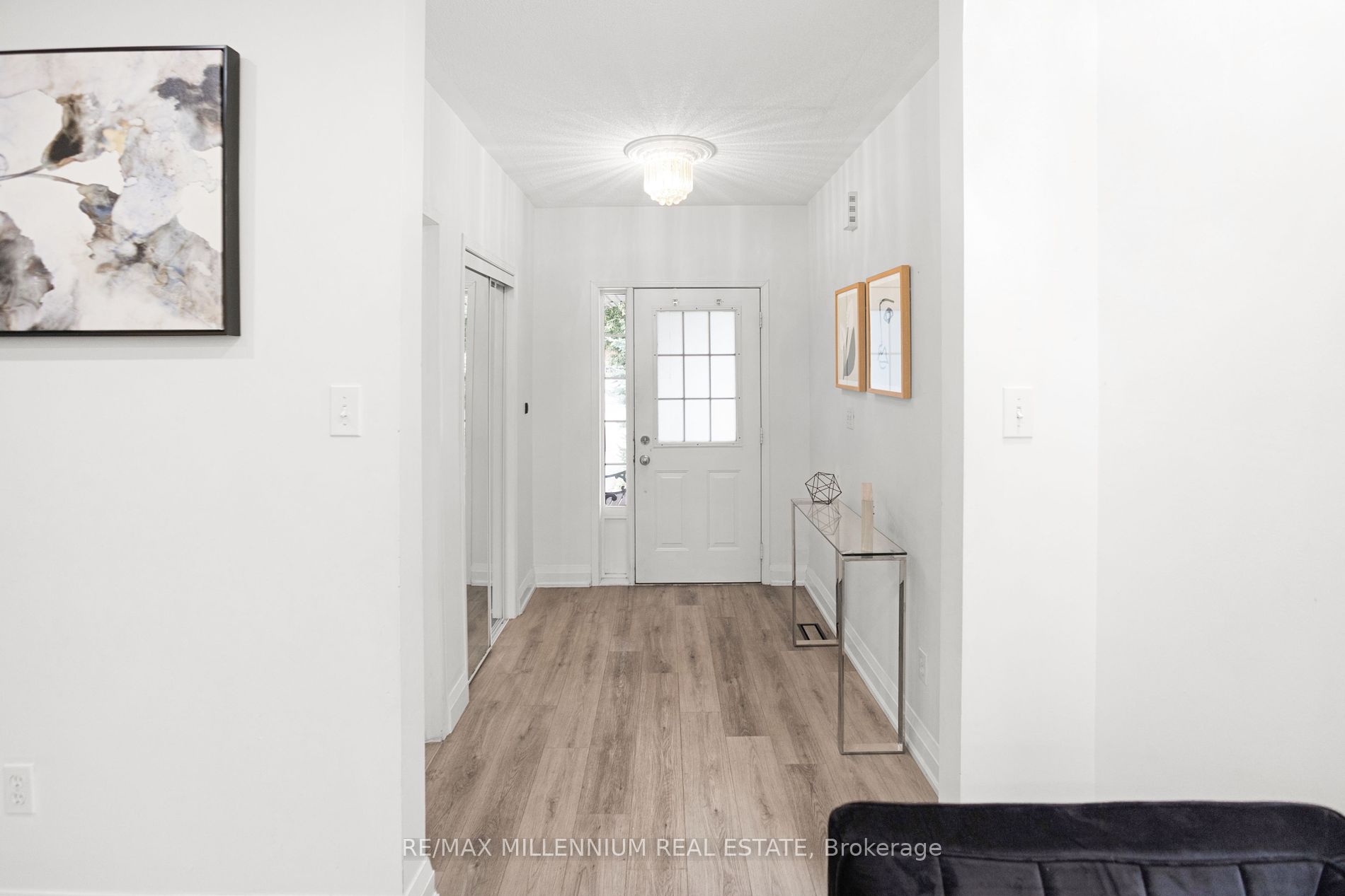 21 Casabel Dr