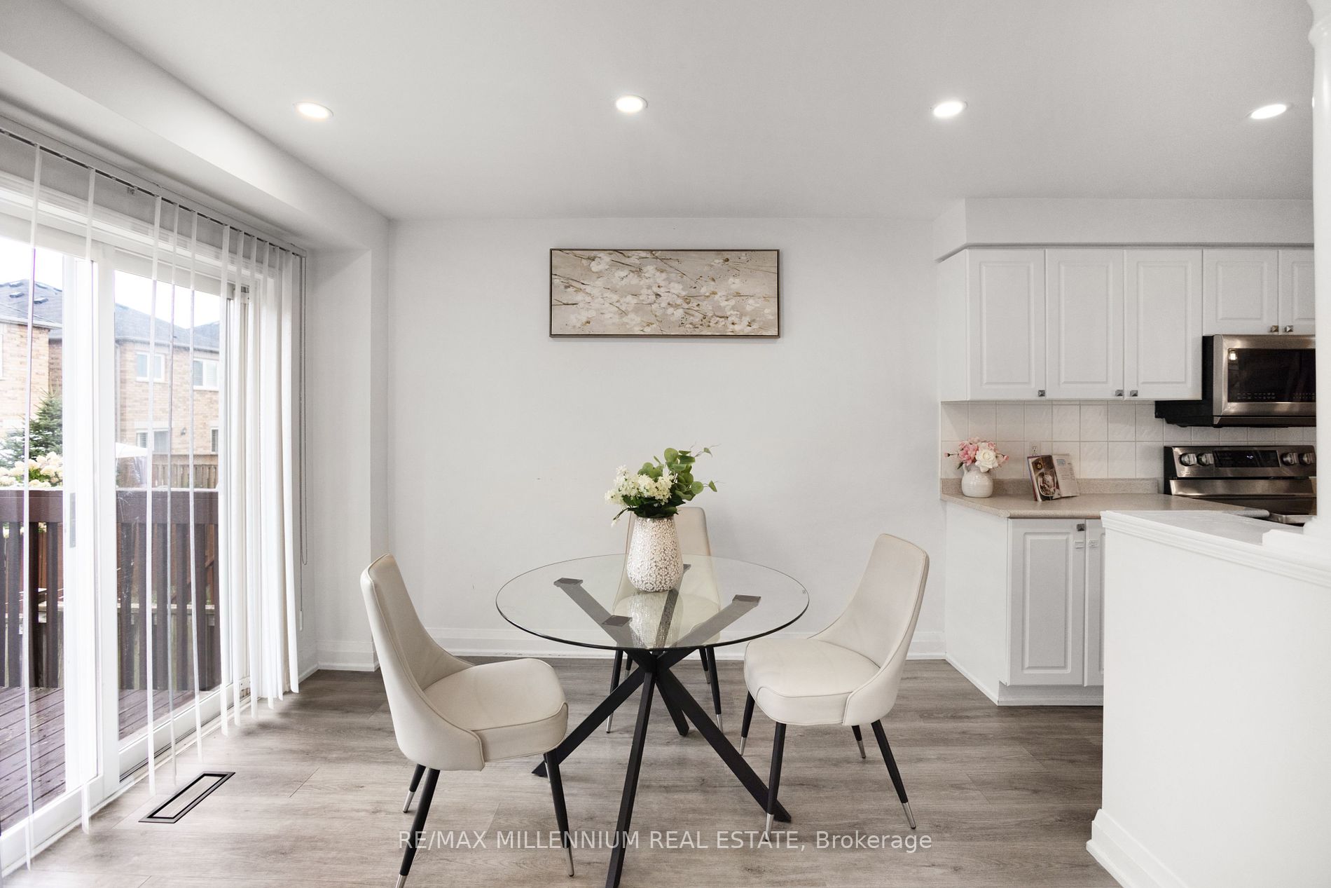 21 Casabel Dr