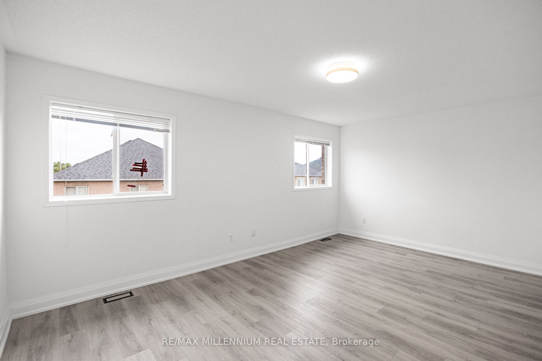 21 Casabel Dr