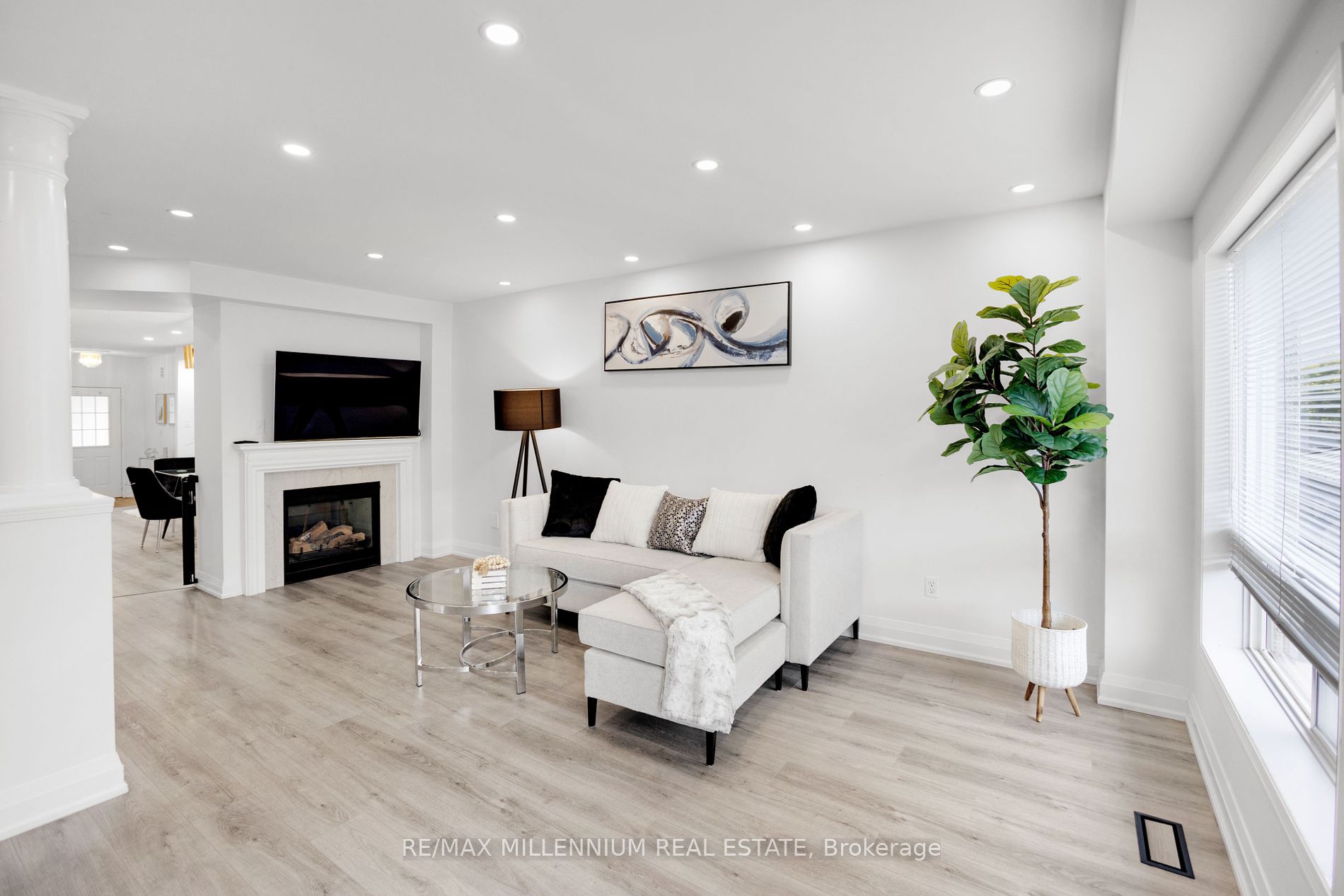 21 Casabel Dr