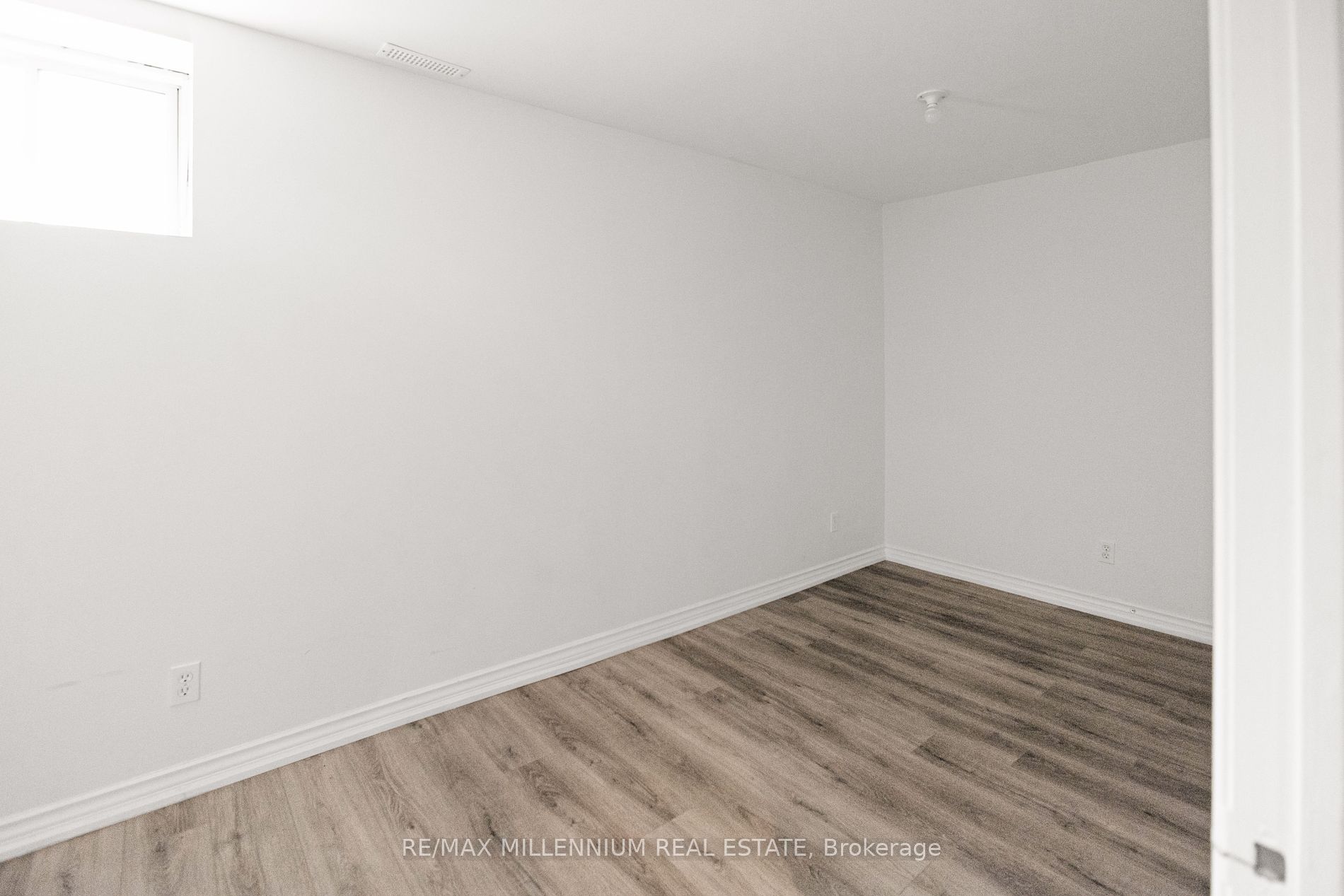 21 Casabel Dr