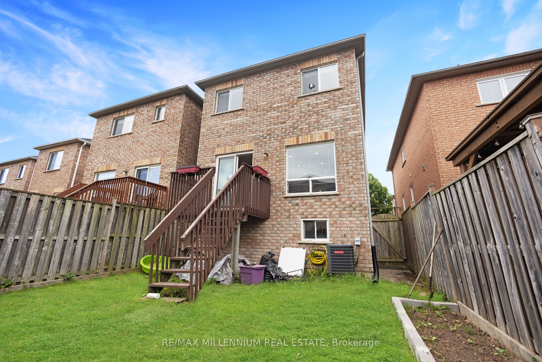 21 Casabel Dr