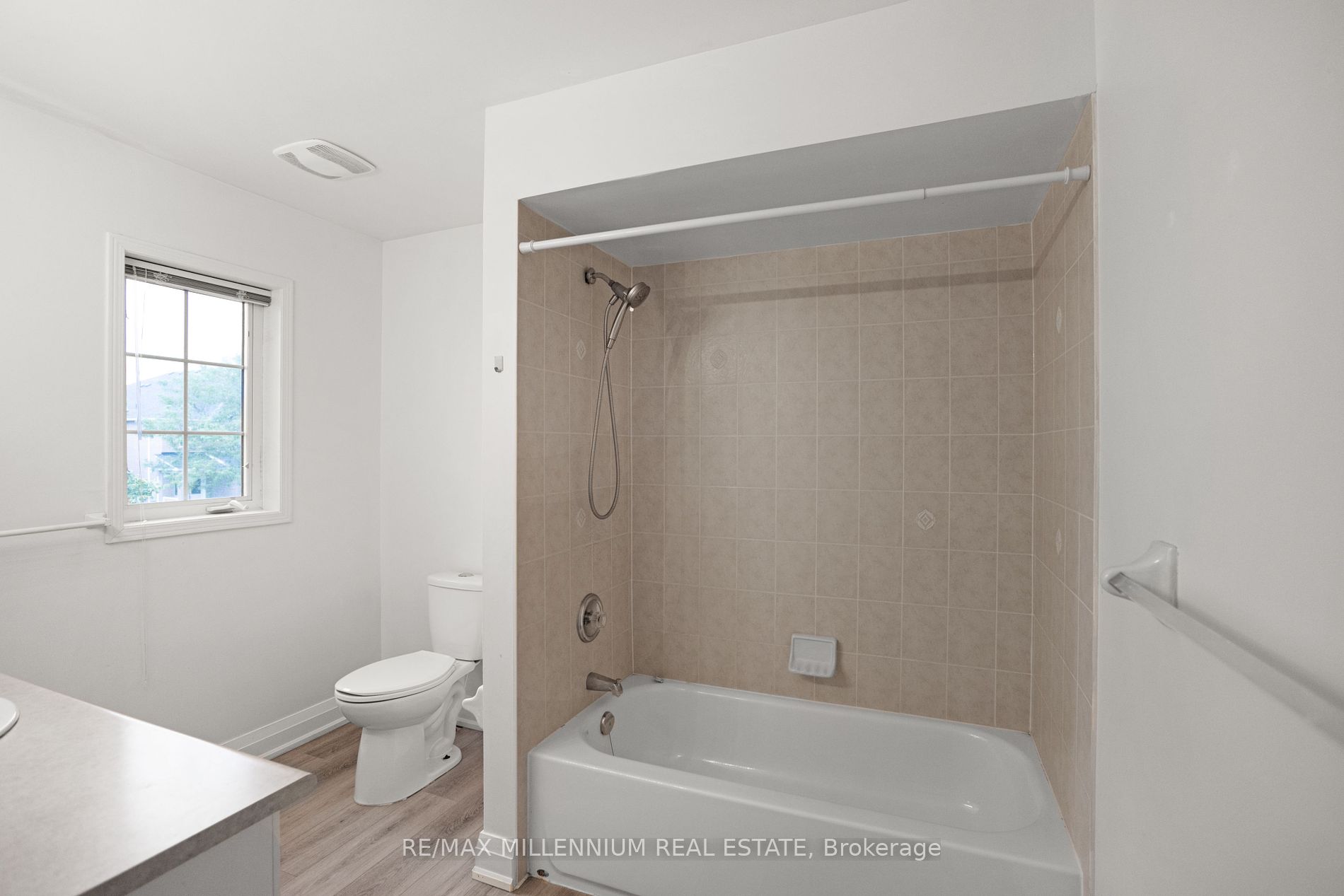 21 Casabel Dr