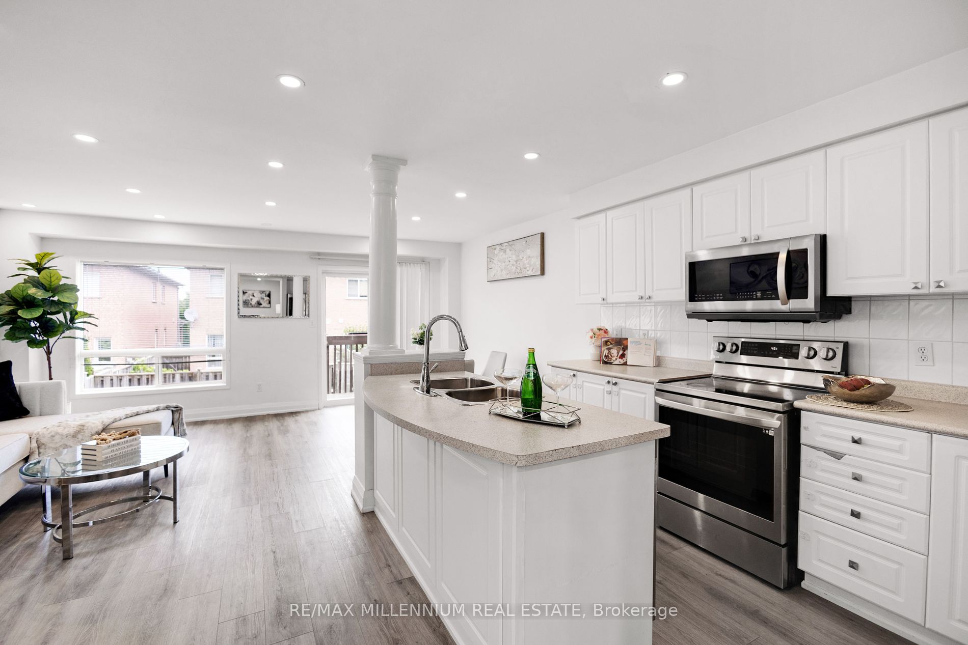 21 Casabel Dr