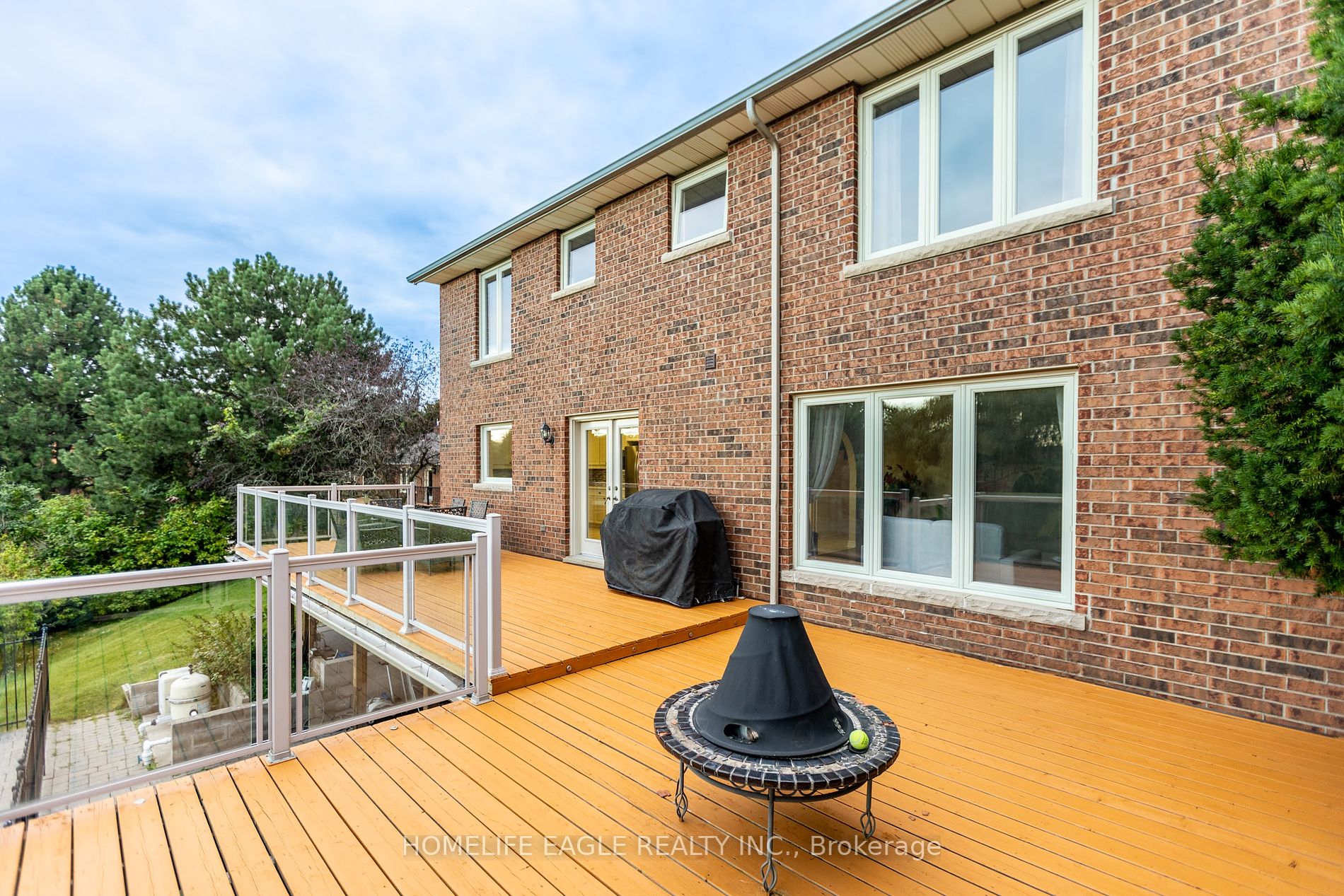 440 Warren Rd