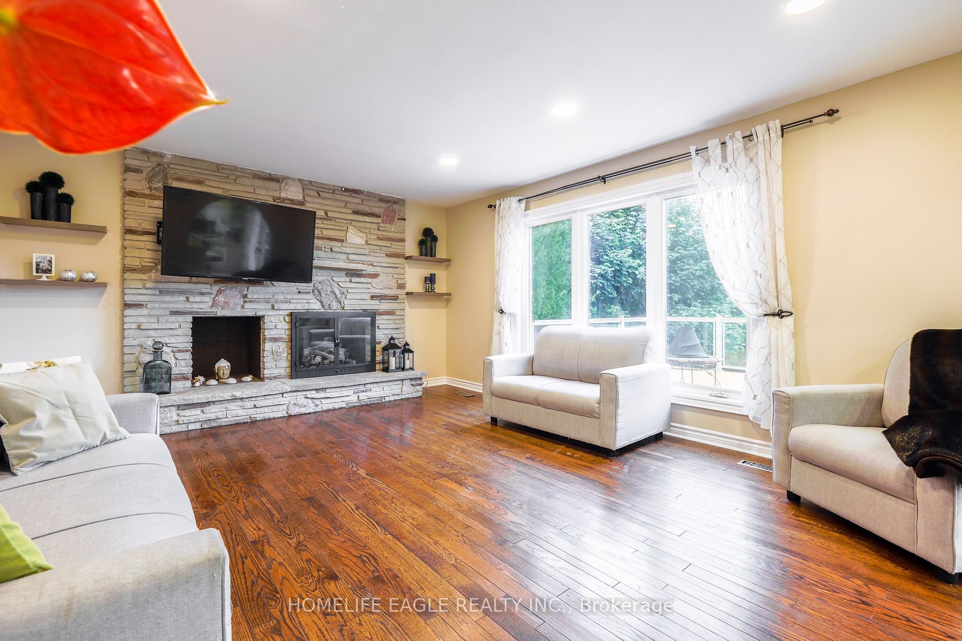 440 Warren Rd