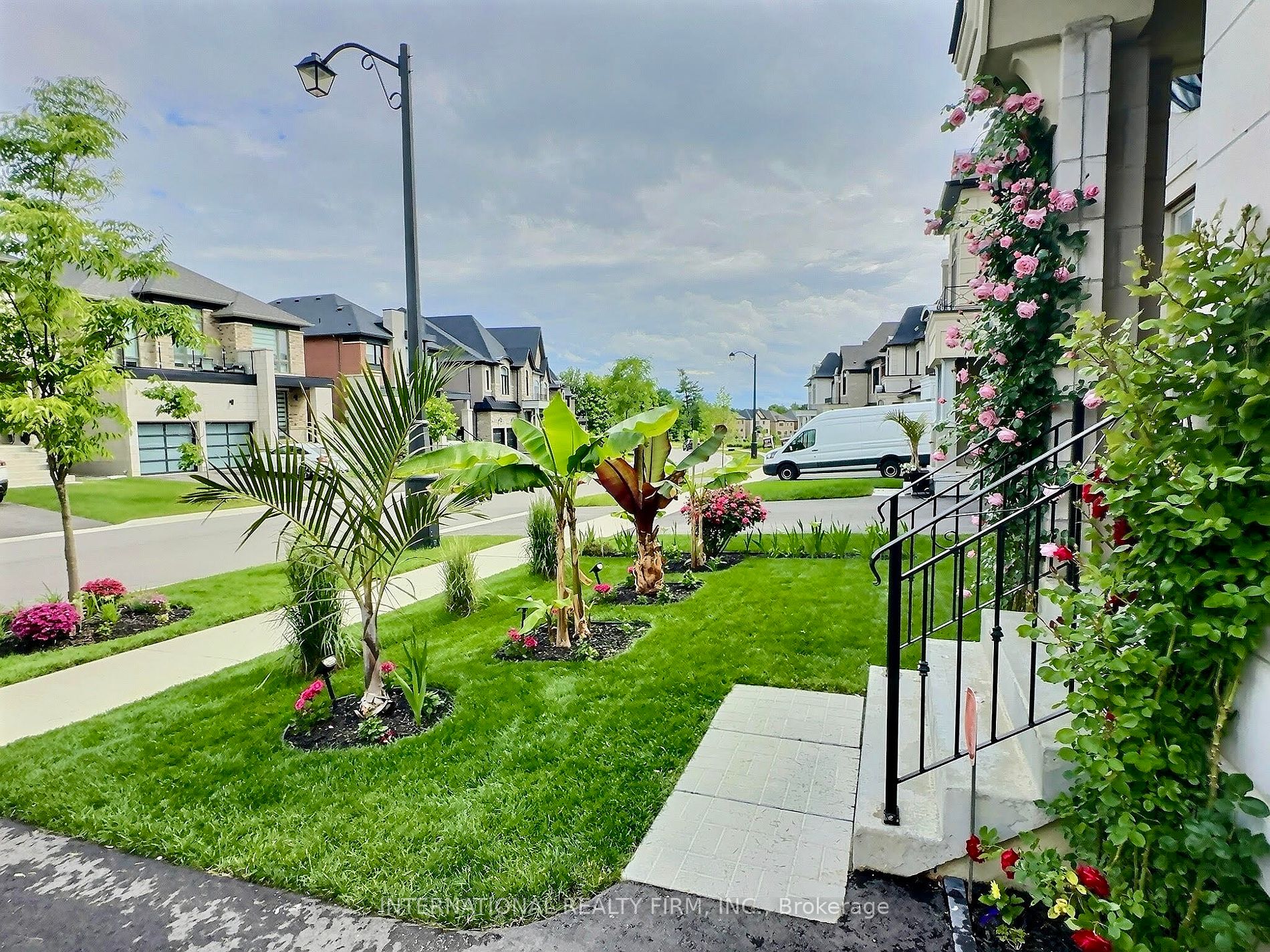 150 Cannes Ave