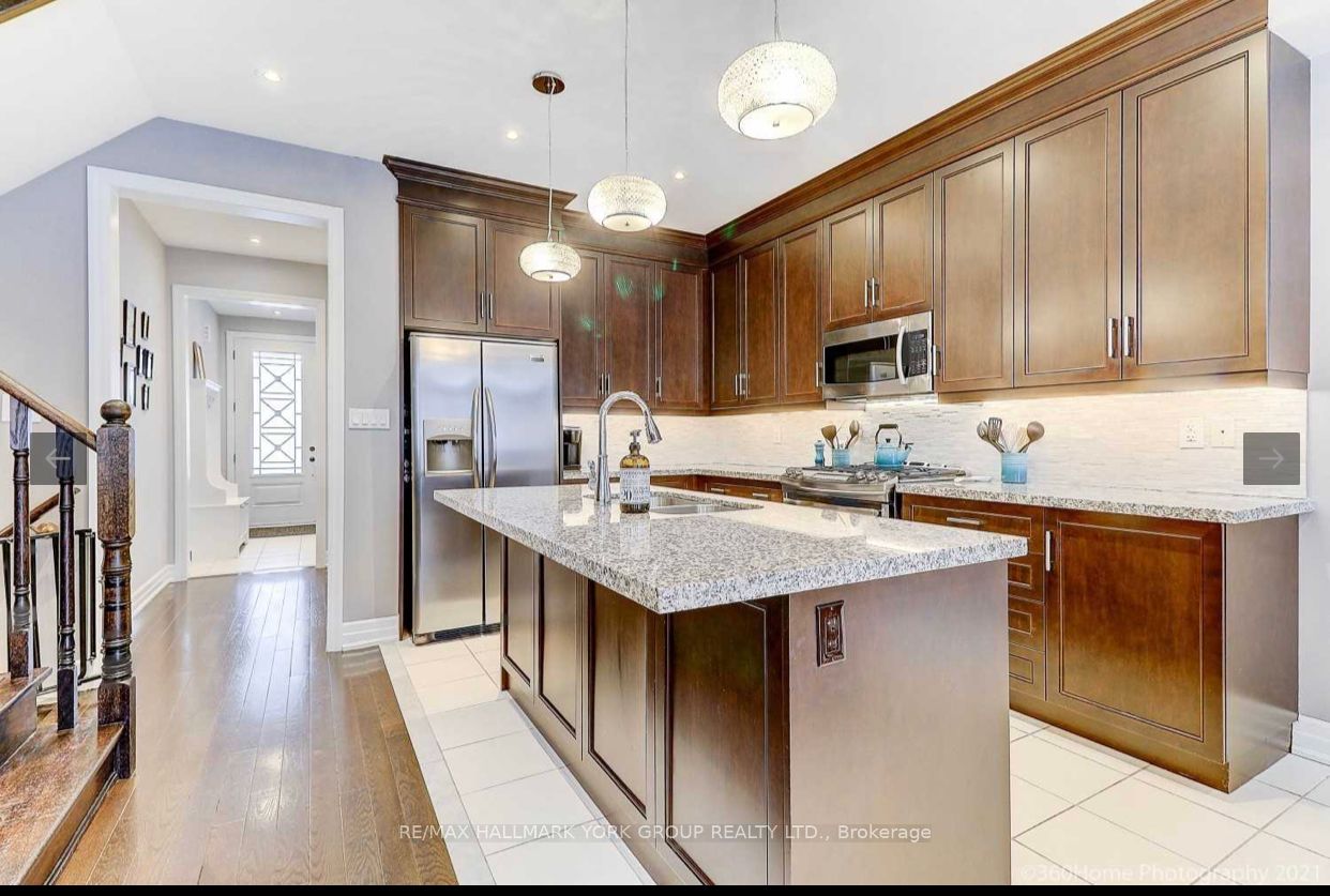 63 Alex Campbell Cres Dr
