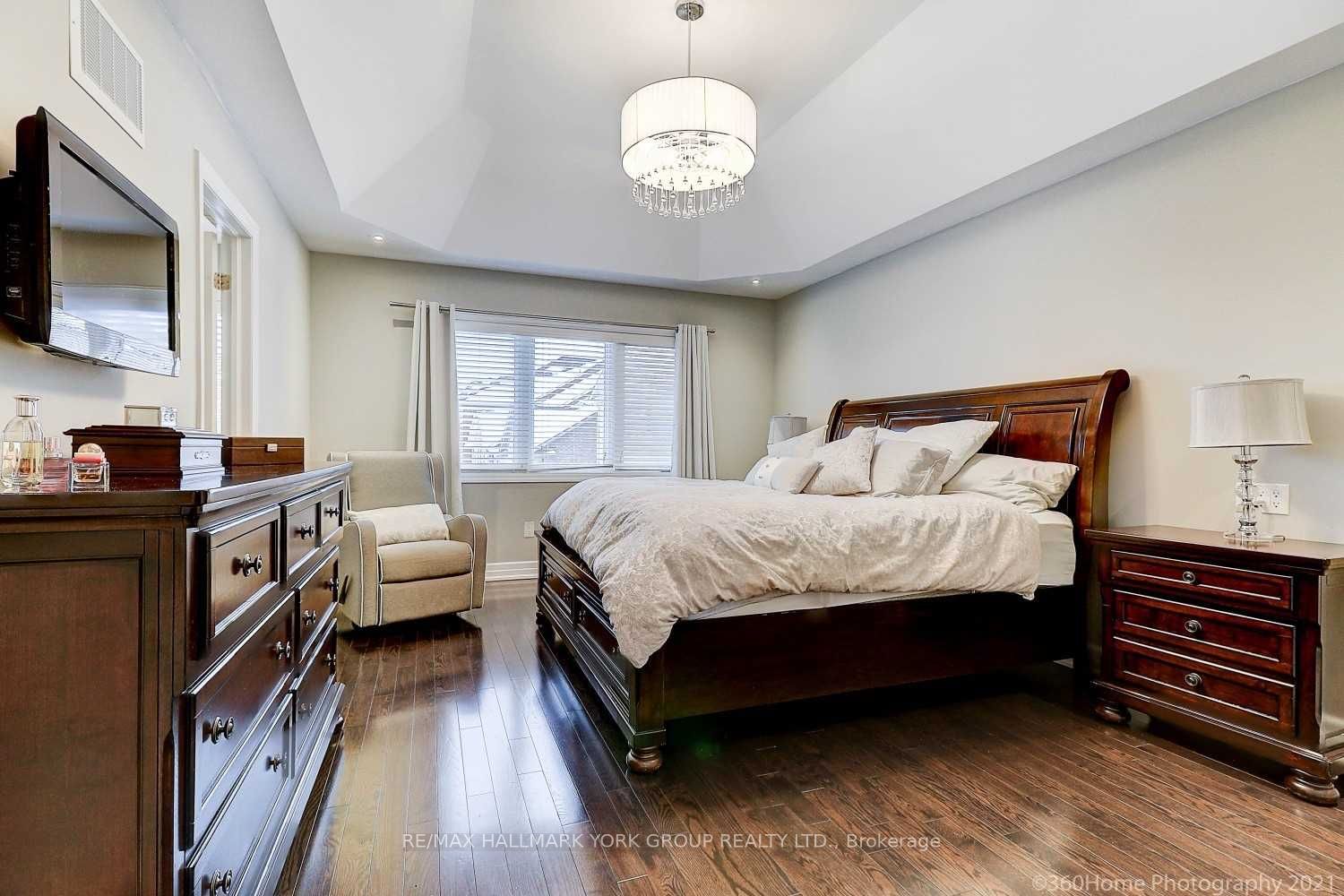 63 Alex Campbell Cres Dr