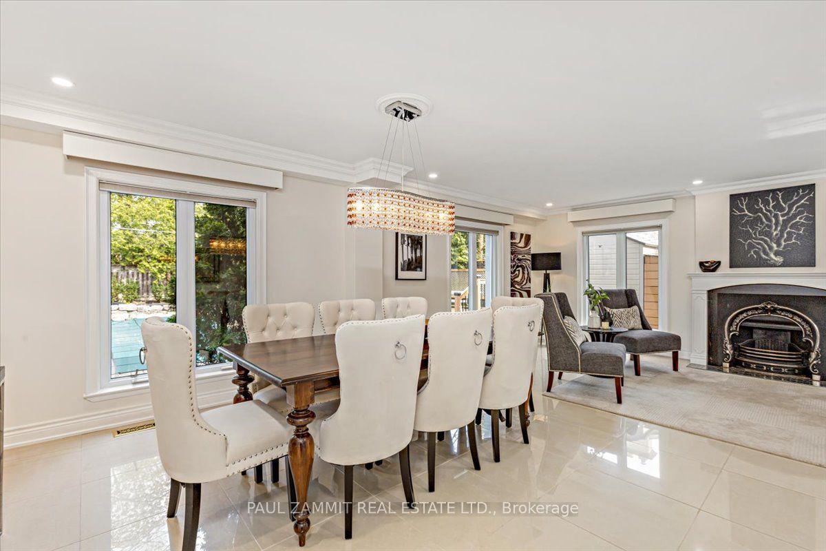 15 Laureleaf Rd
