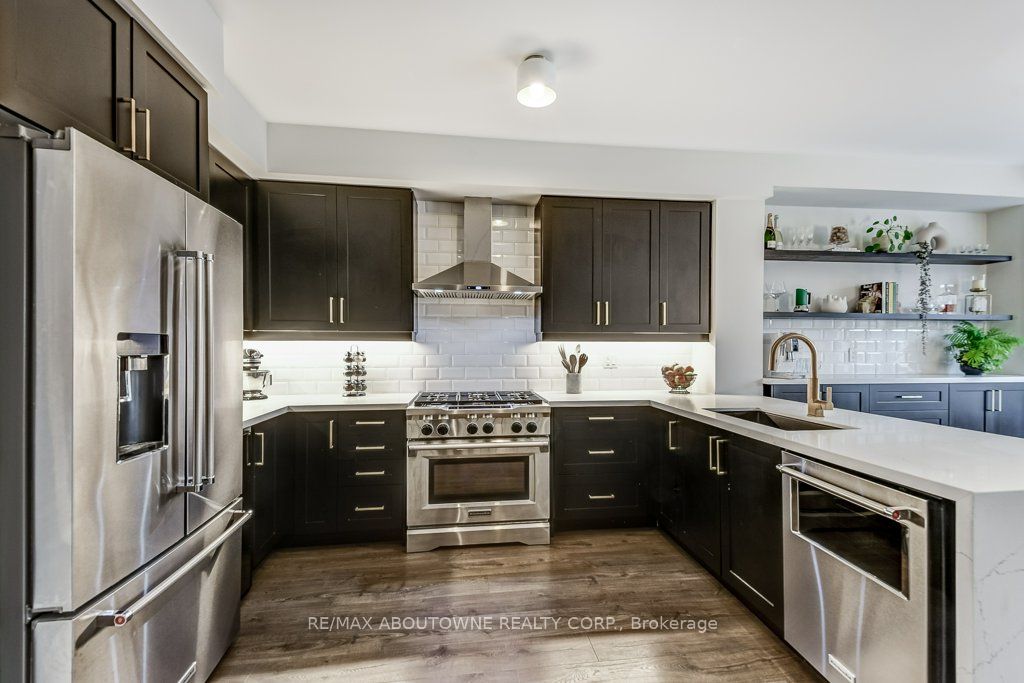 3 Farooq Blvd