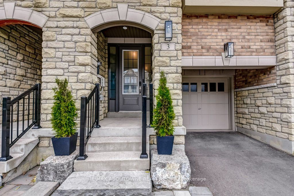 3 Farooq Blvd