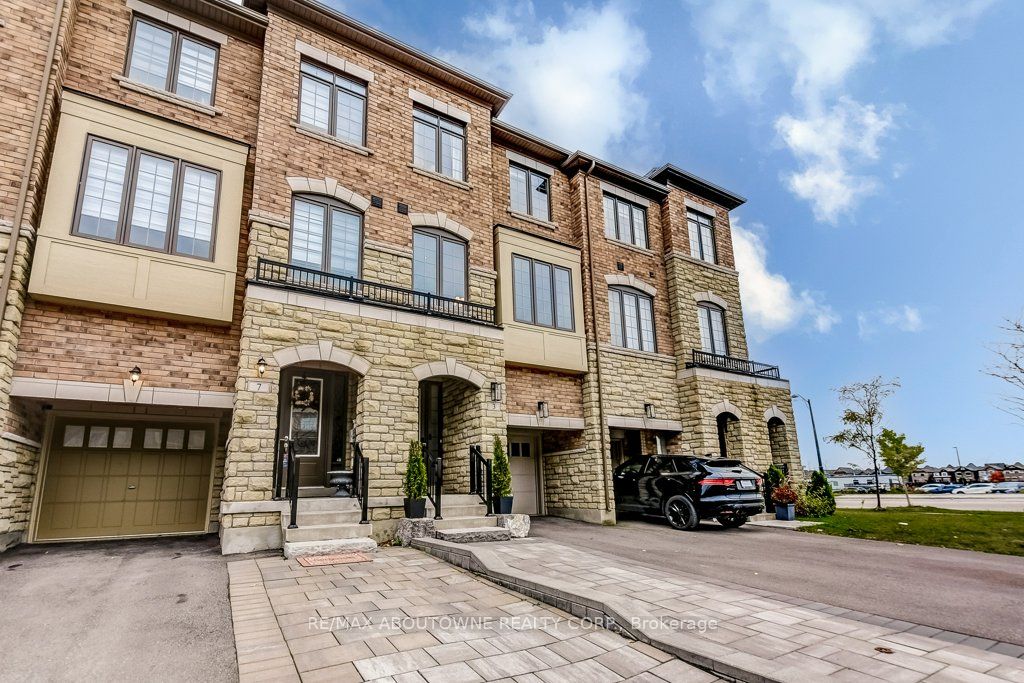 3 Farooq Blvd