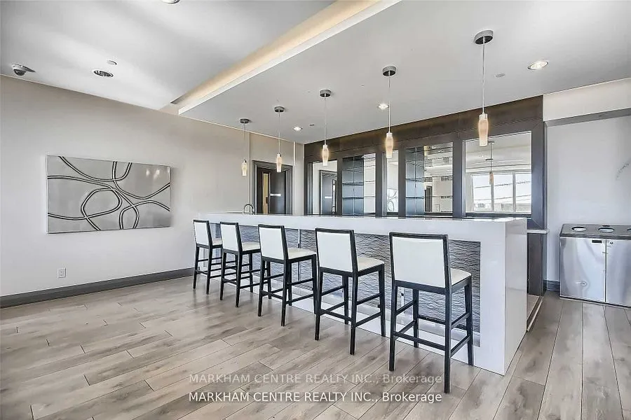 7171 Yonge St, #1805
