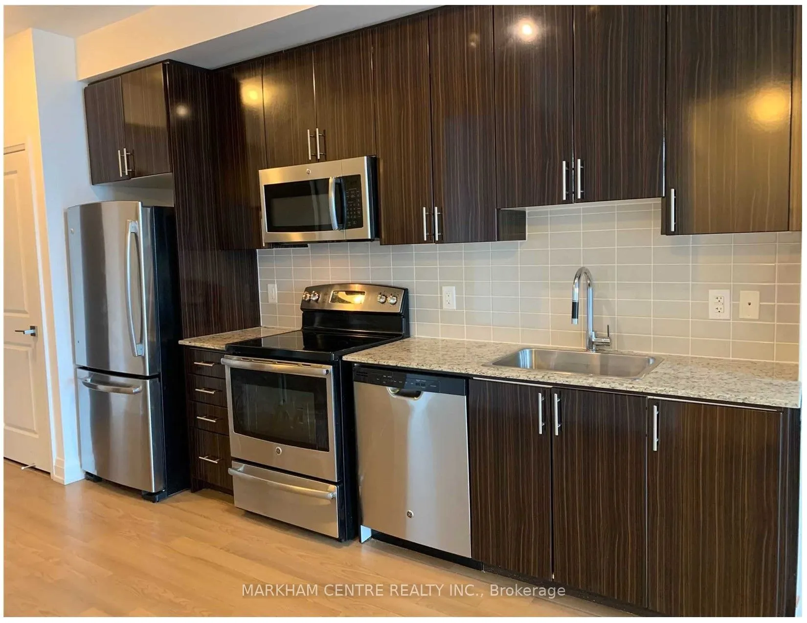 7171 Yonge St, #1805