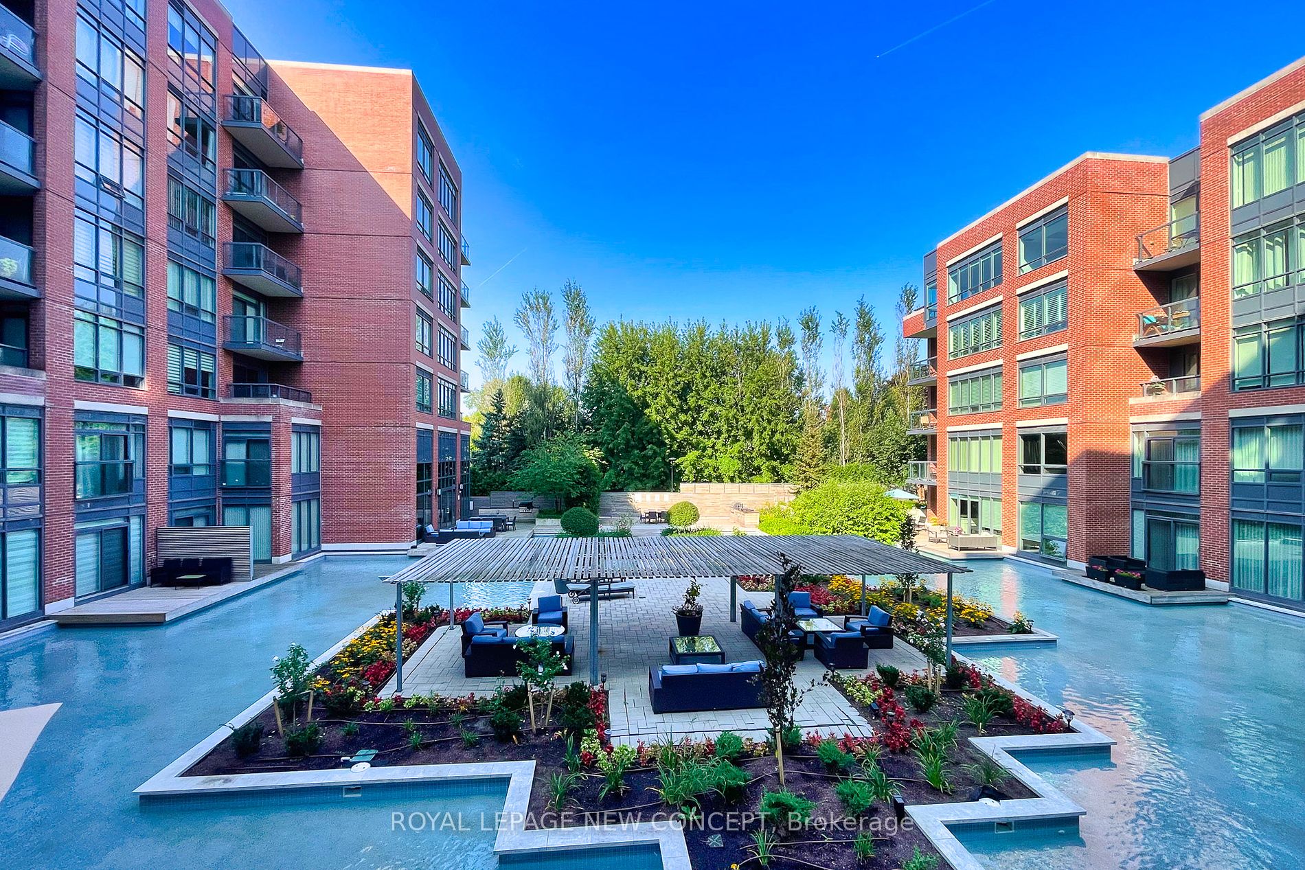 7608 Yonge St, #106