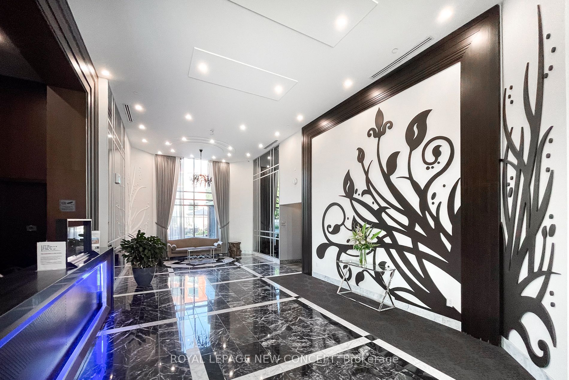 7608 Yonge St, #106