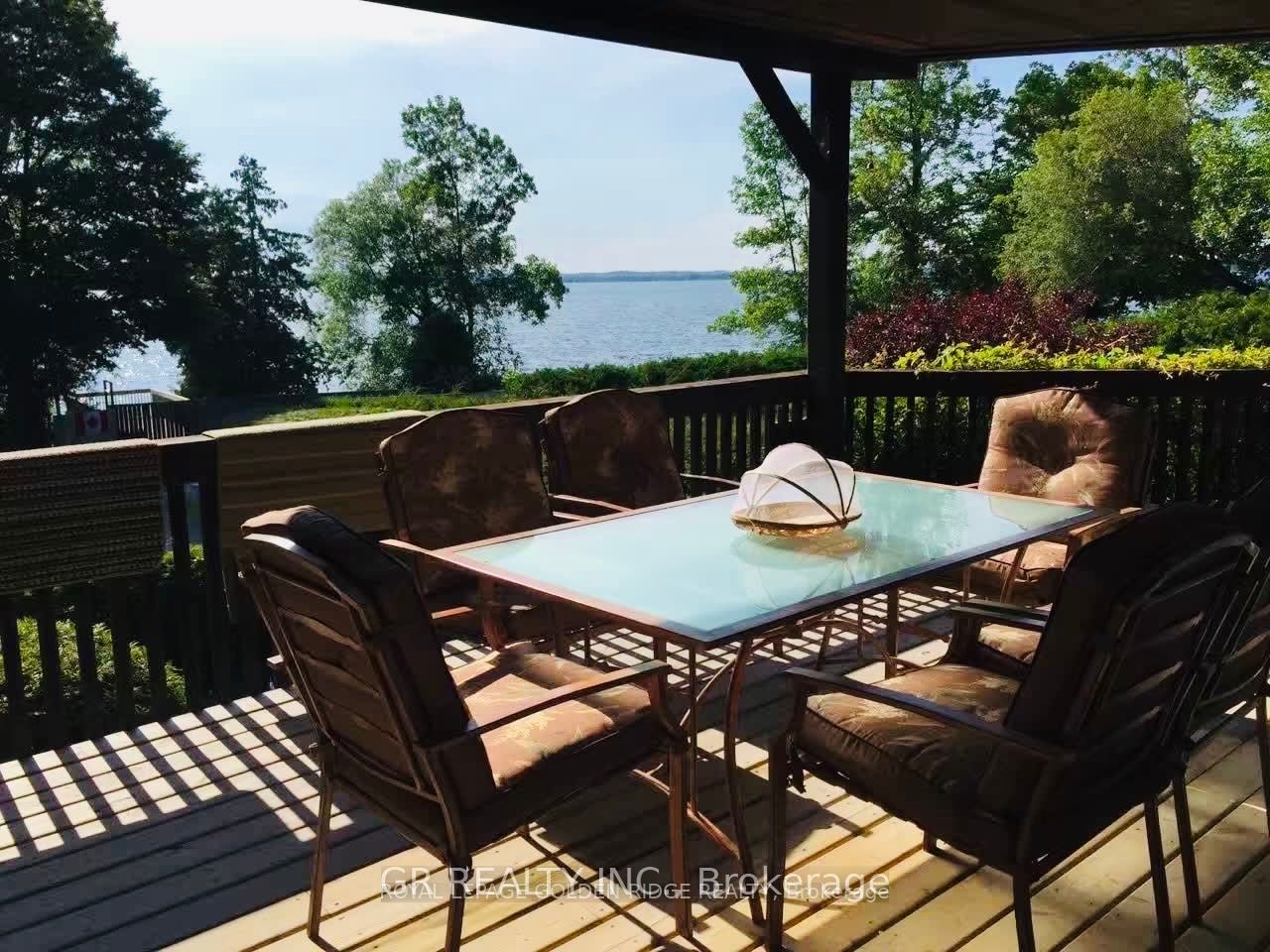 127 Lake Dr N