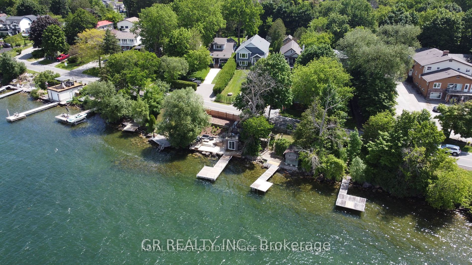 127 Lake Dr N