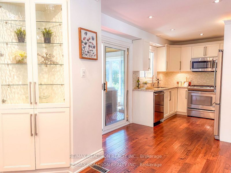 932 Elgin St