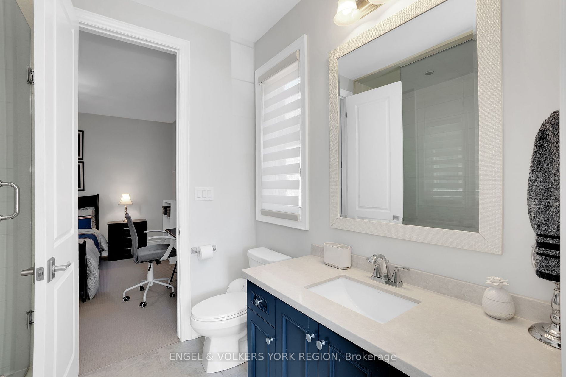 11 Cairns Gate