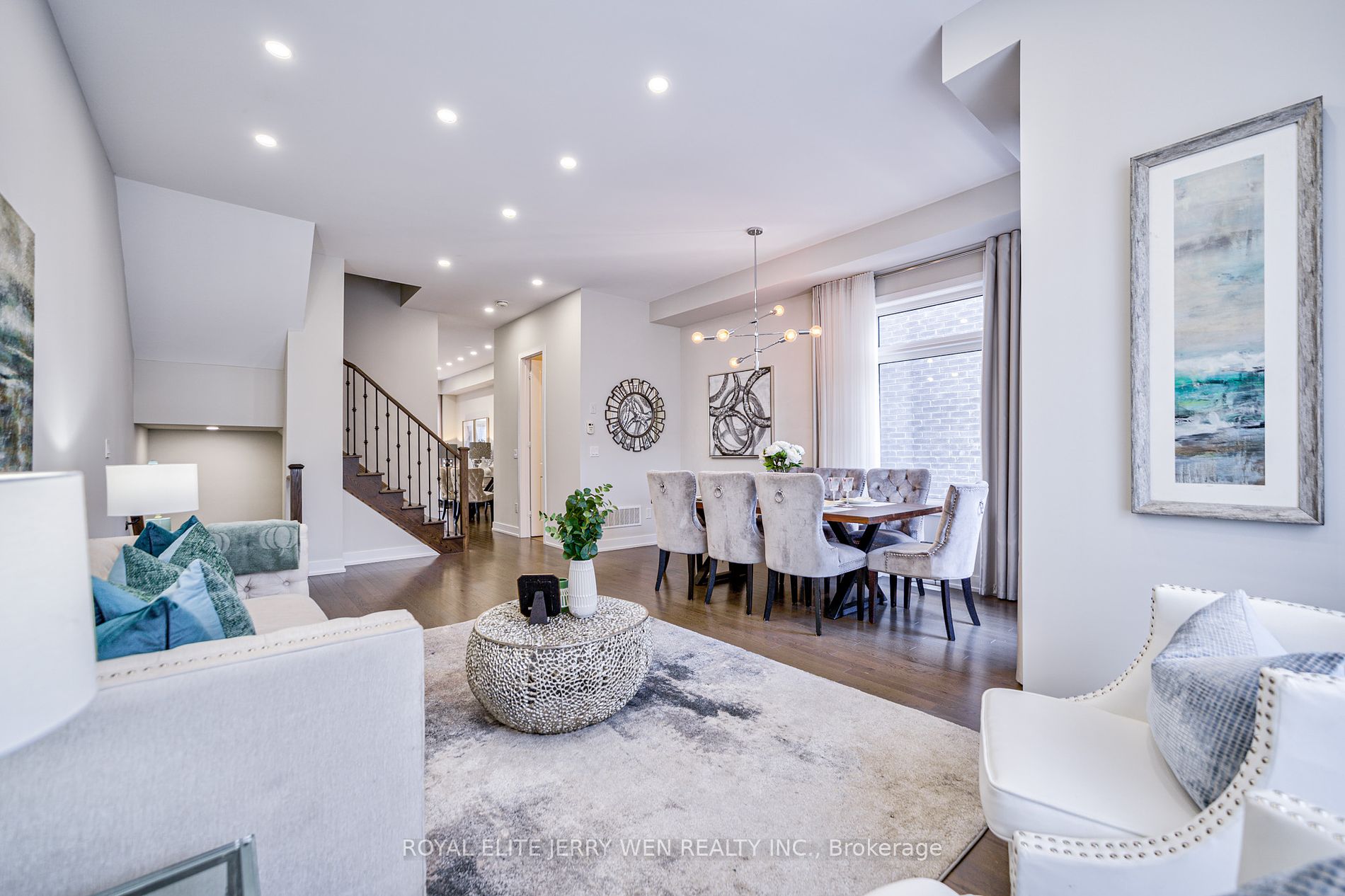 54 Laskin Dr