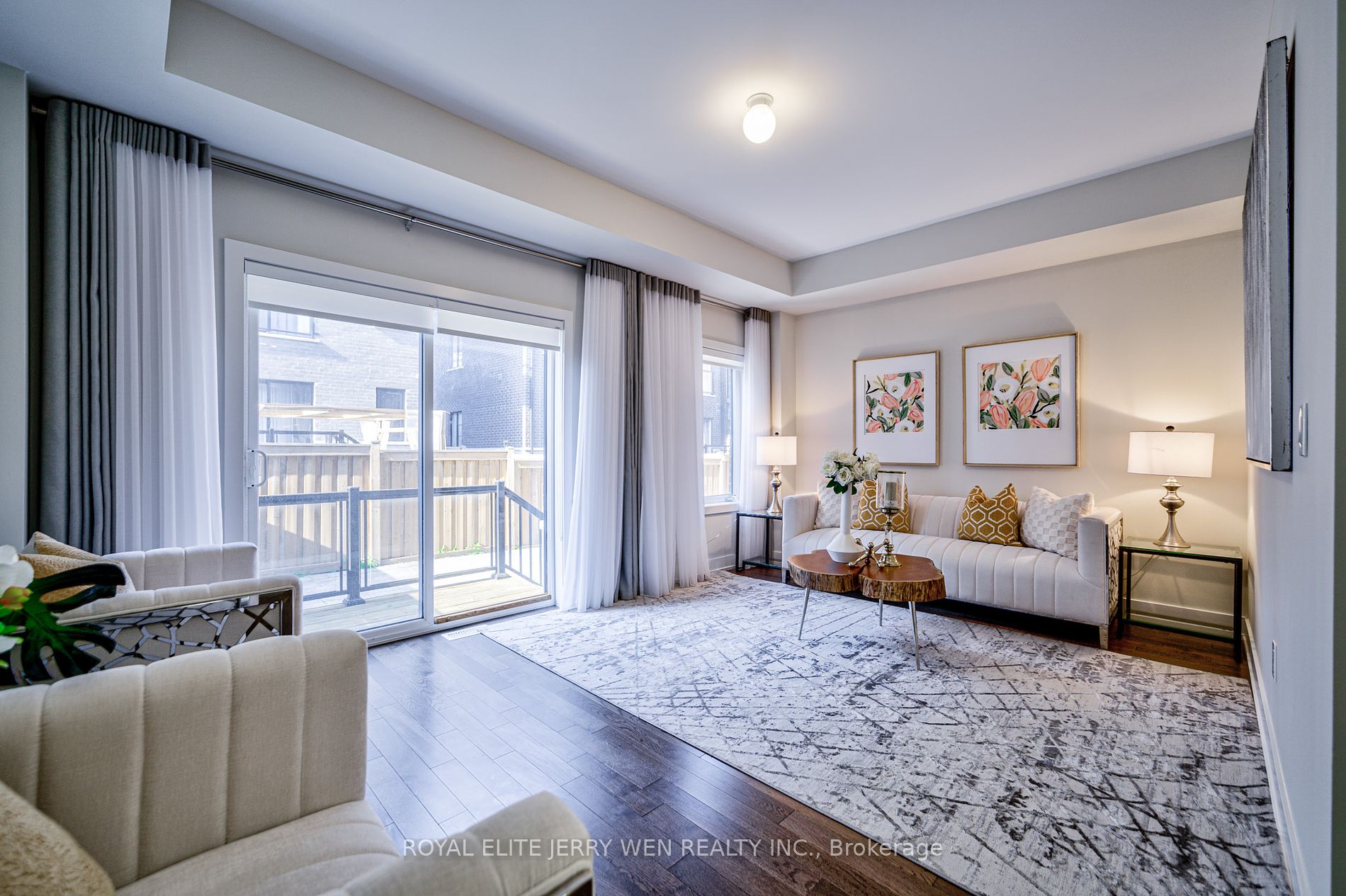 54 Laskin Dr