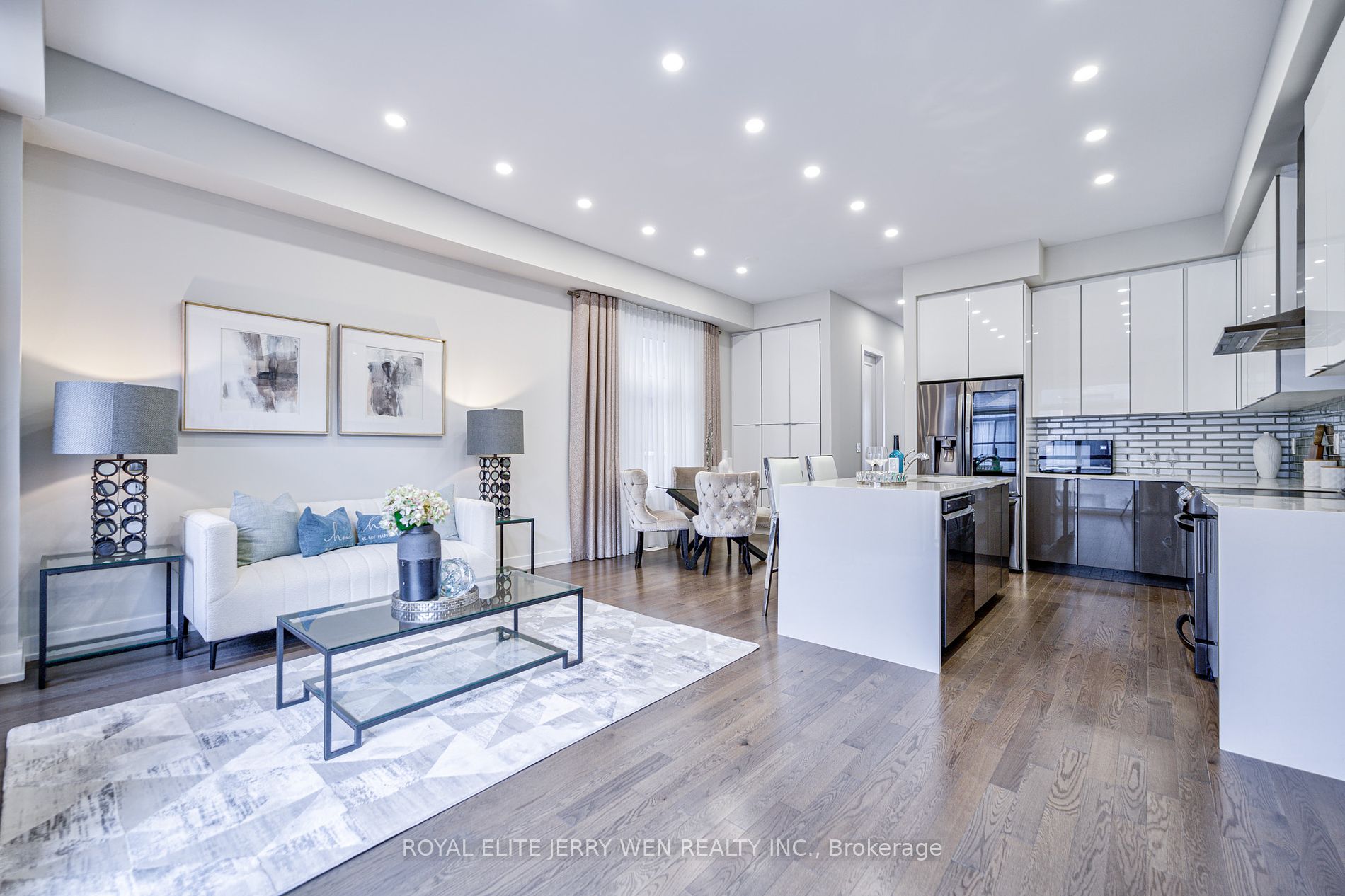 54 Laskin Dr