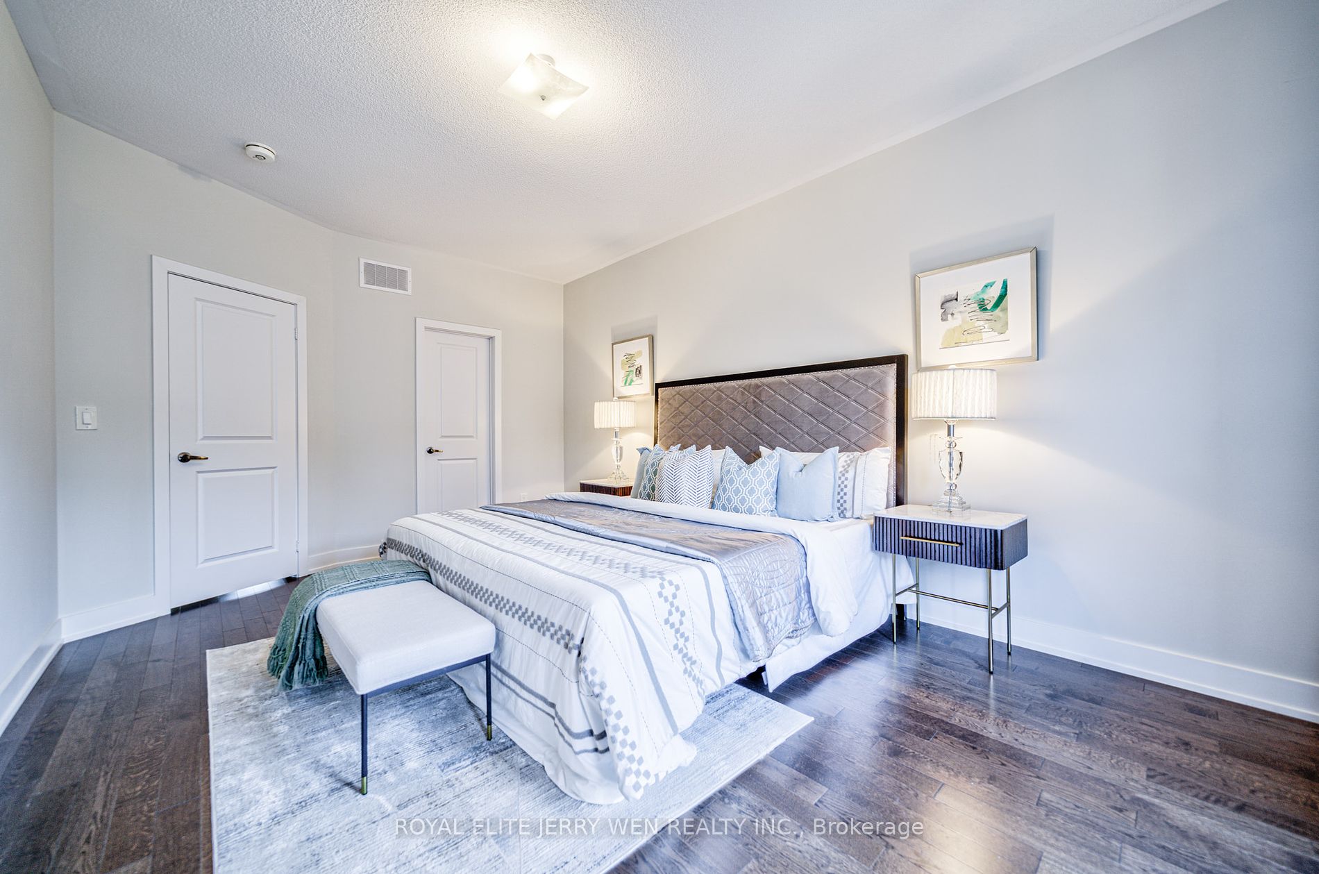54 Laskin Dr
