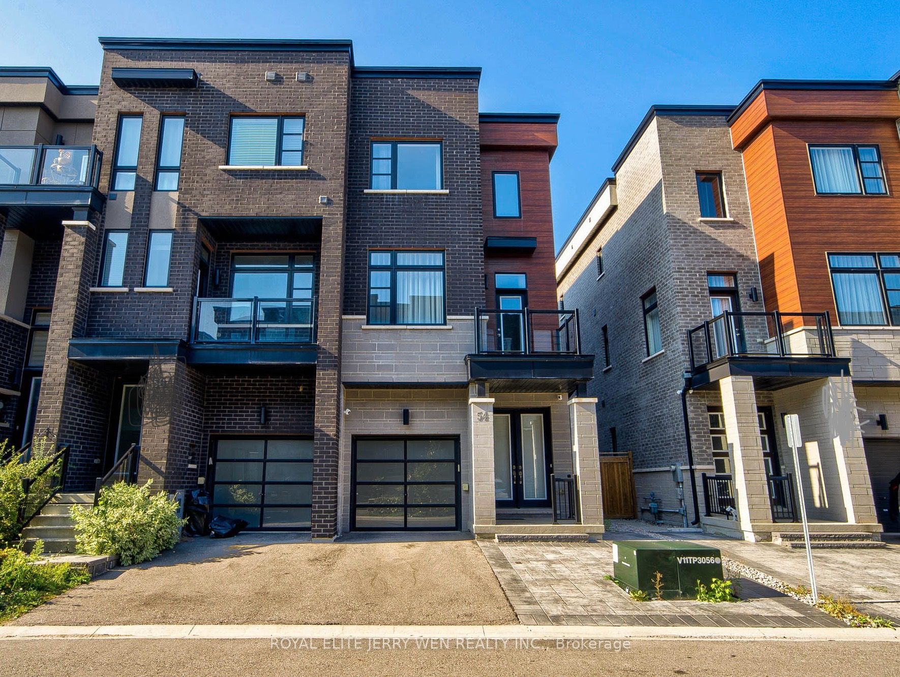 54 Laskin Dr
