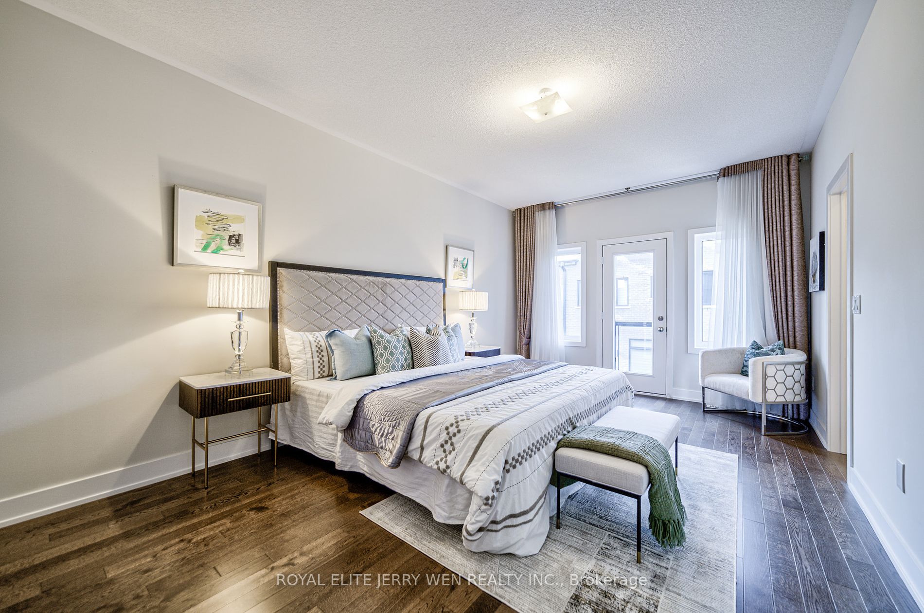 54 Laskin Dr
