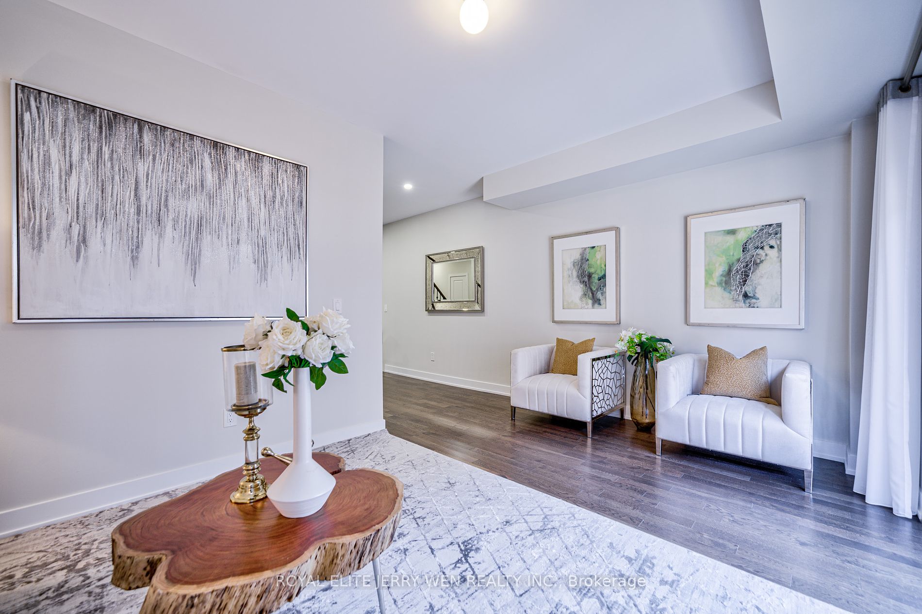 54 Laskin Dr