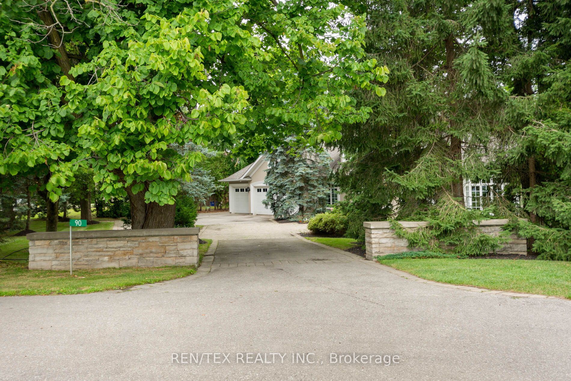 90 Klein's Cres
