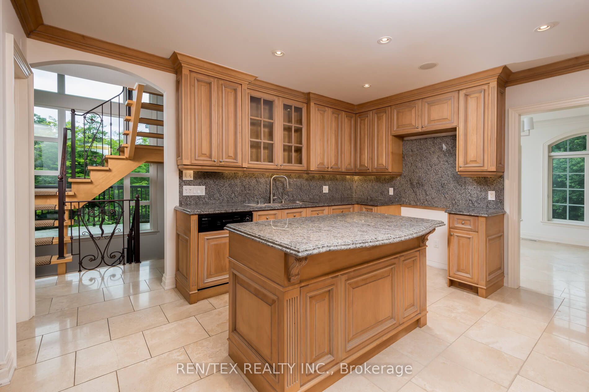 90 Klein's Cres