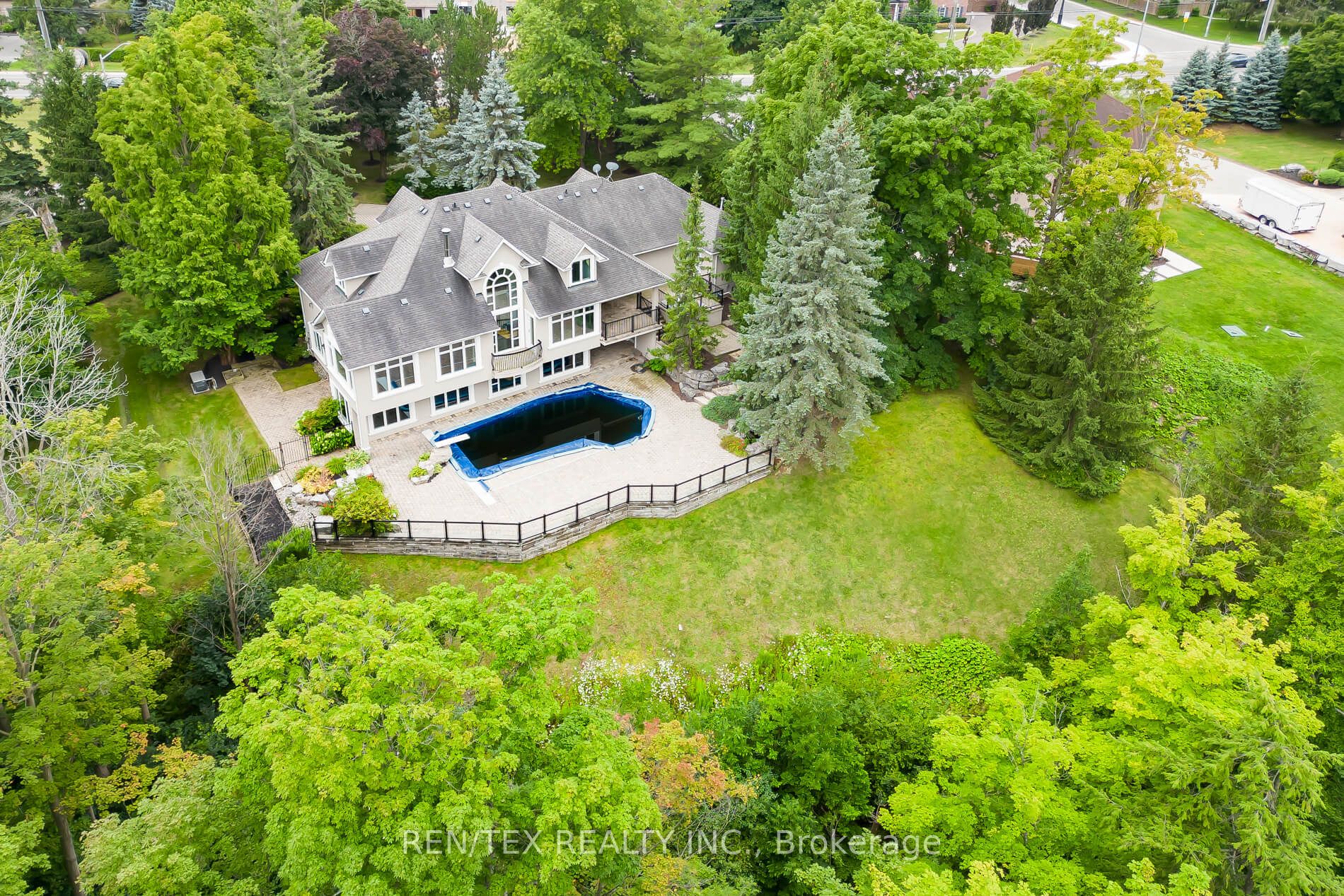 90 Klein's Cres