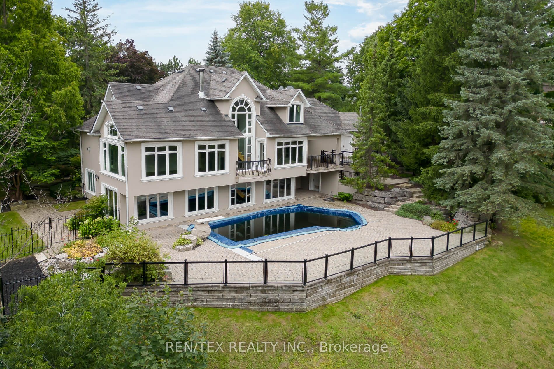 90 Klein's Cres