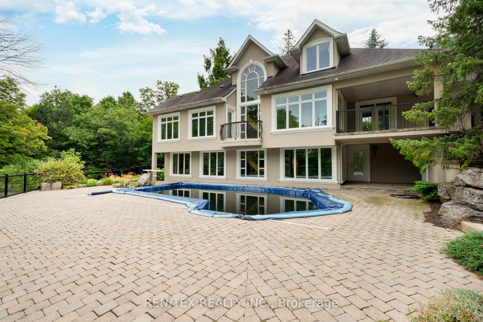 90 Klein's Cres