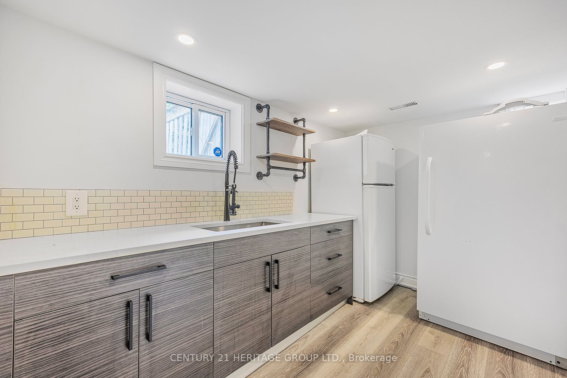 19 Scanlon Ave