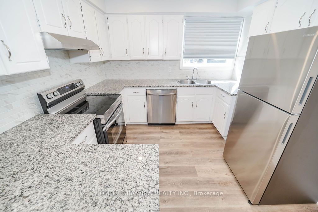 12 Poplar Cres, #34
