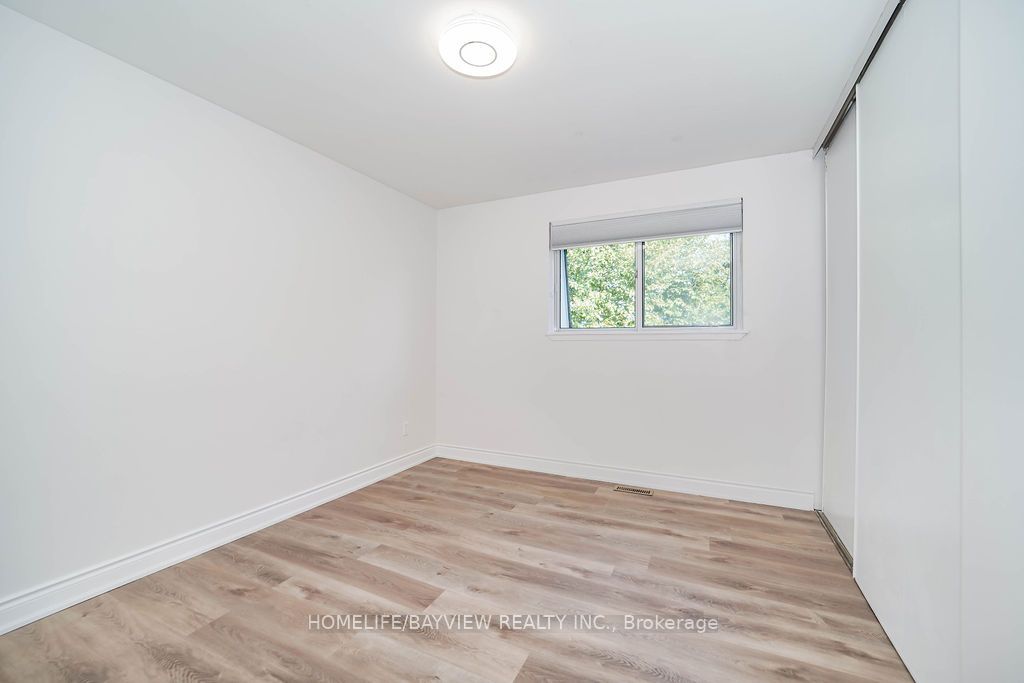 12 Poplar Cres, #34