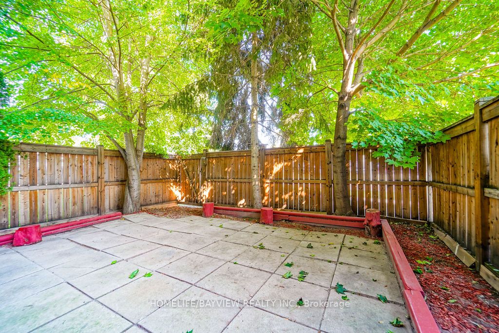 12 Poplar Cres, #34