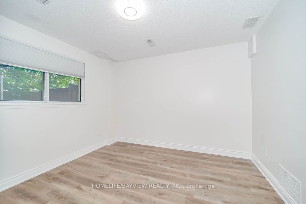12 Poplar Cres, #34