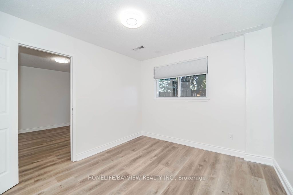 12 Poplar Cres, #34